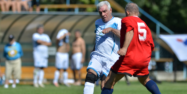 The life quality of lonely men is improved through sport The life quality of lonely men is improved through sport